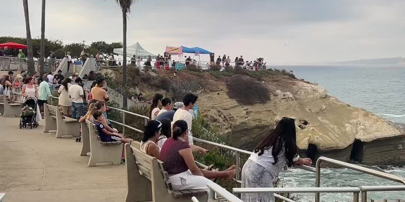 La Jolla Cove: Crowds, Cliffs and Crashing Waves